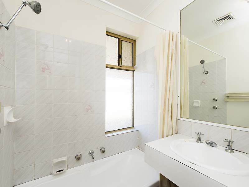 14 Mc Lean Street, Rockingham WA 6168