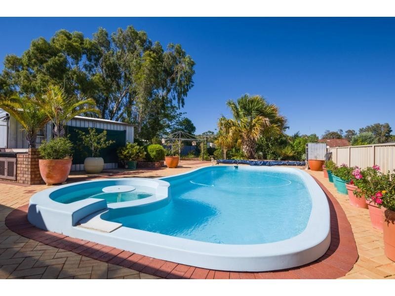 19 North Crescent, Byford WA 6122