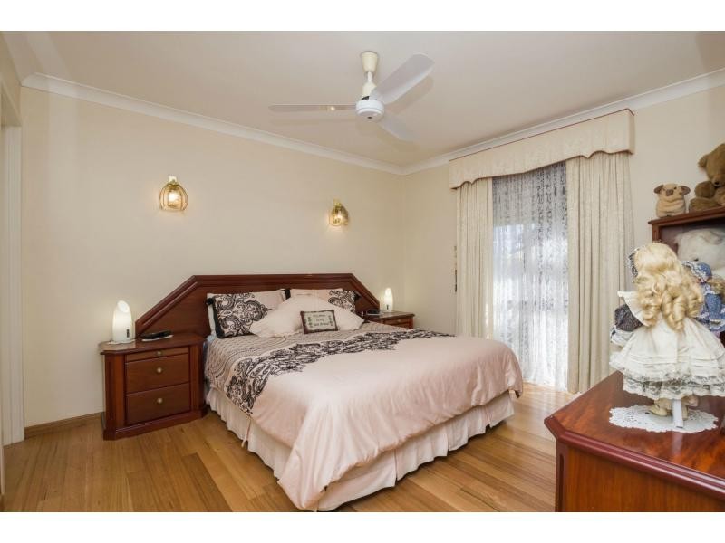 19 North Crescent, Byford WA 6122