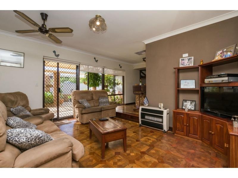 19 North Crescent, Byford WA 6122