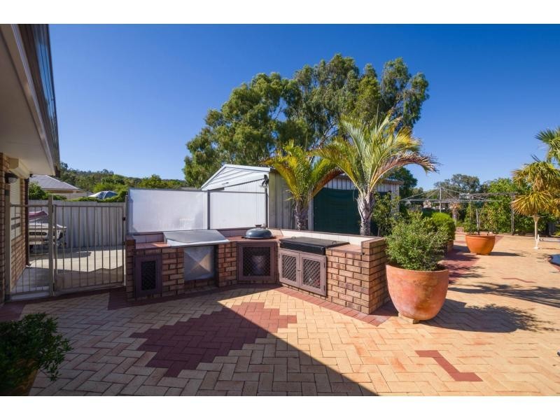 19 North Crescent, Byford WA 6122