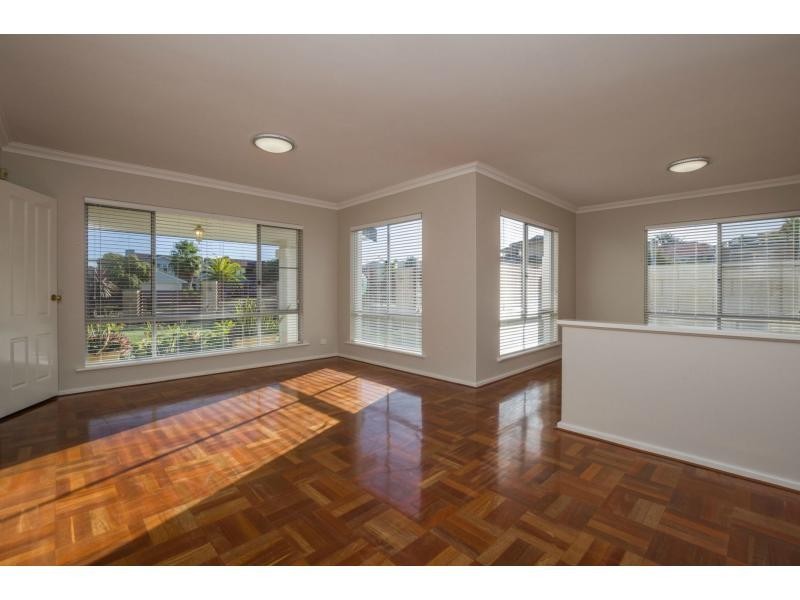 4 Fairlight Rise, Kallaroo WA 6025
