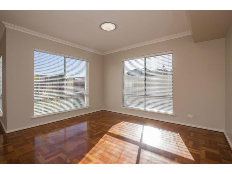 4 Fairlight Rise, Kallaroo WA 6025