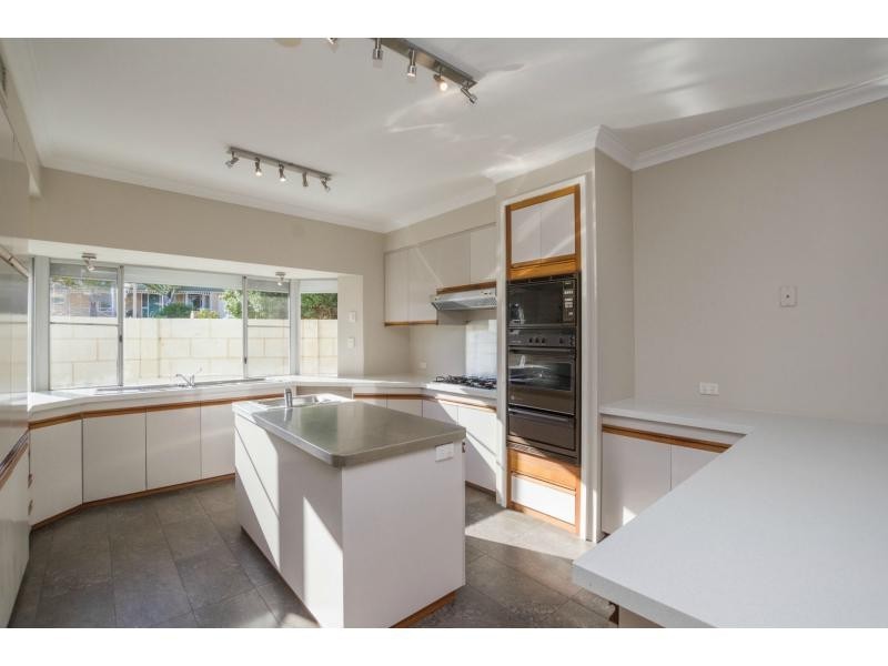 4 Fairlight Rise, Kallaroo WA 6025