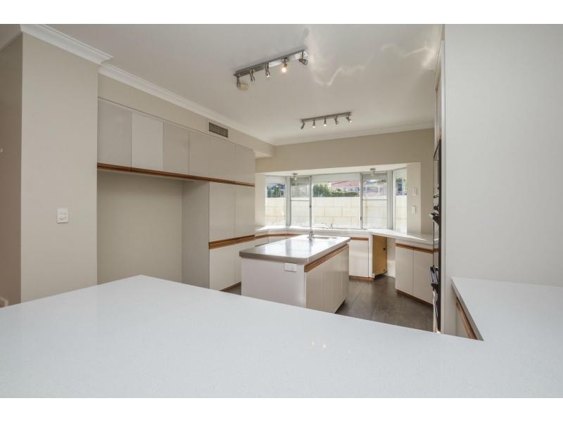 4 Fairlight Rise, Kallaroo WA 6025