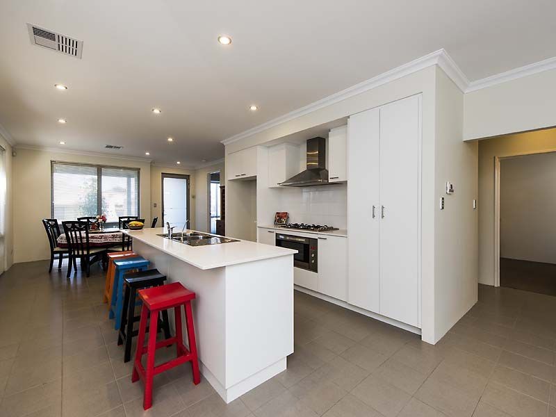 18 Flourish Loop, Atwell WA 6164