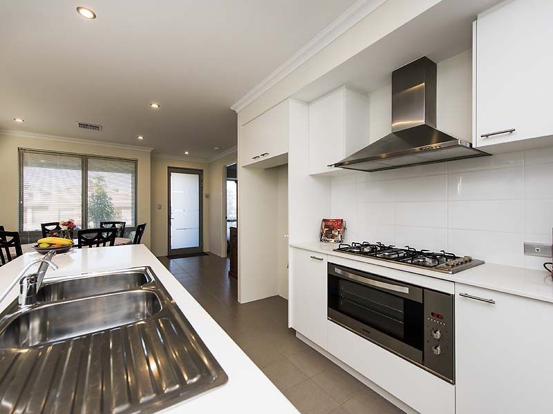 18 Flourish Loop, Atwell WA 6164