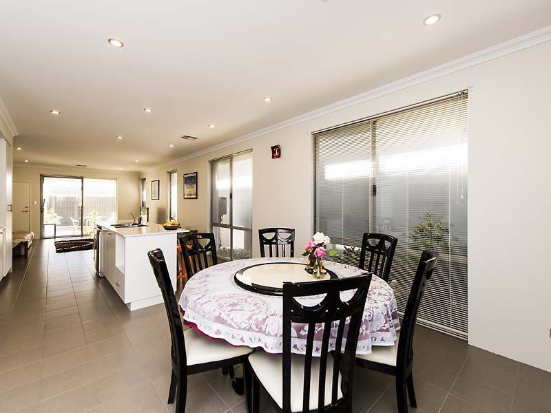 18 Flourish Loop, Atwell WA 6164