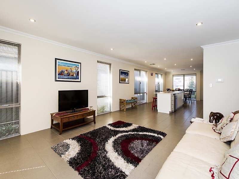 18 Flourish Loop, Atwell WA 6164