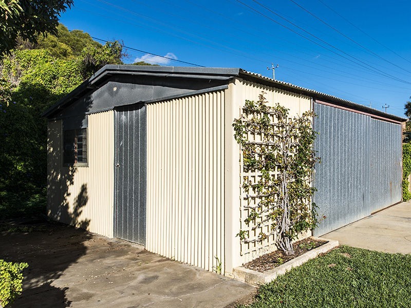 21 Claygate Road, Hamilton Hill WA 6163