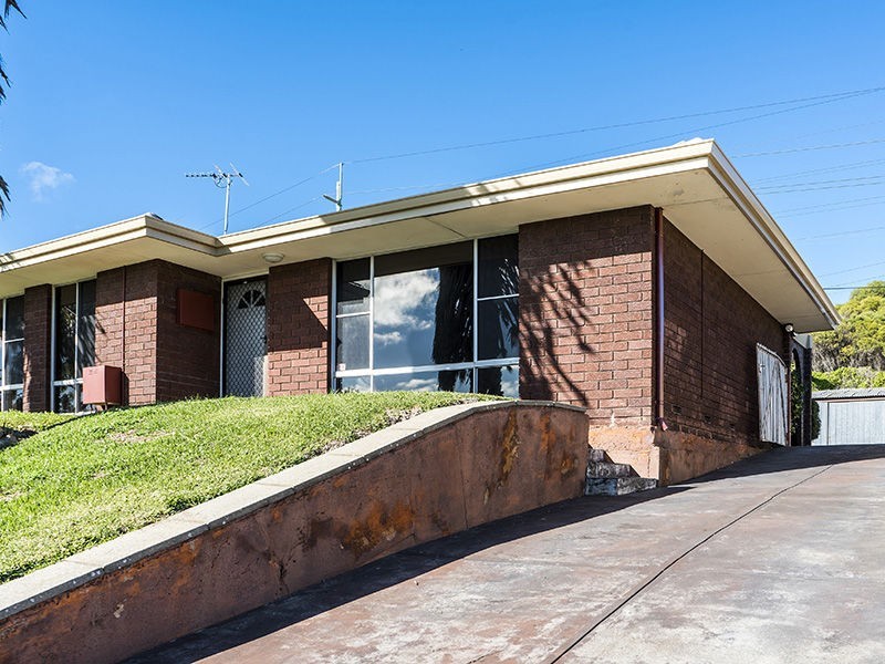 21 Claygate Road, Hamilton Hill WA 6163