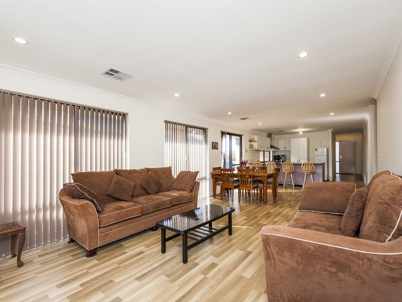 21 Casitas Street, Champion Lakes WA 6111