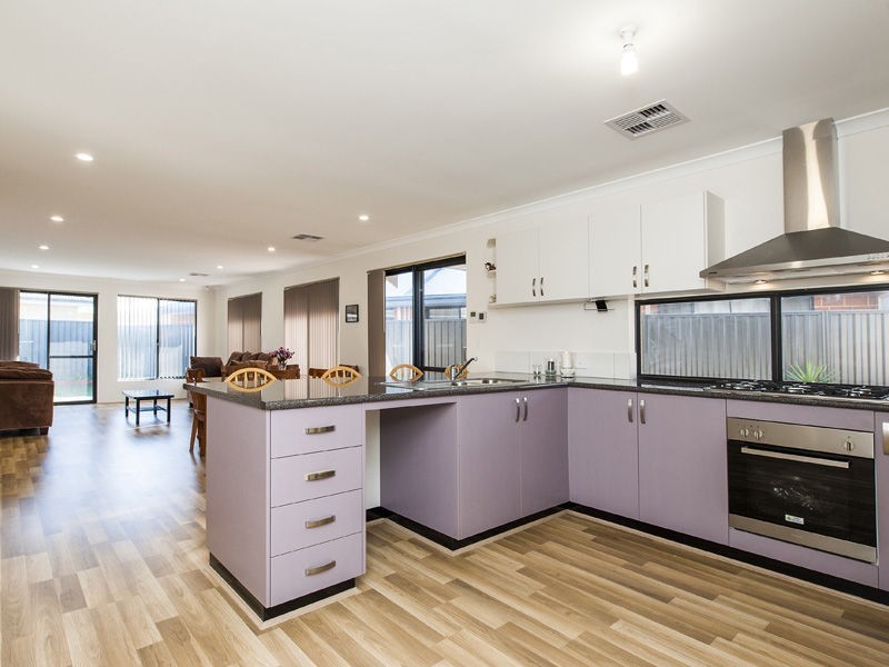 21 Casitas Street, Champion Lakes WA 6111