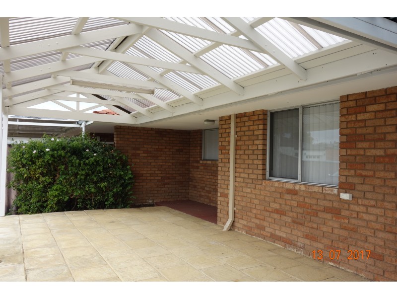 213A Ravenswood Dr, Westminster WA 6061