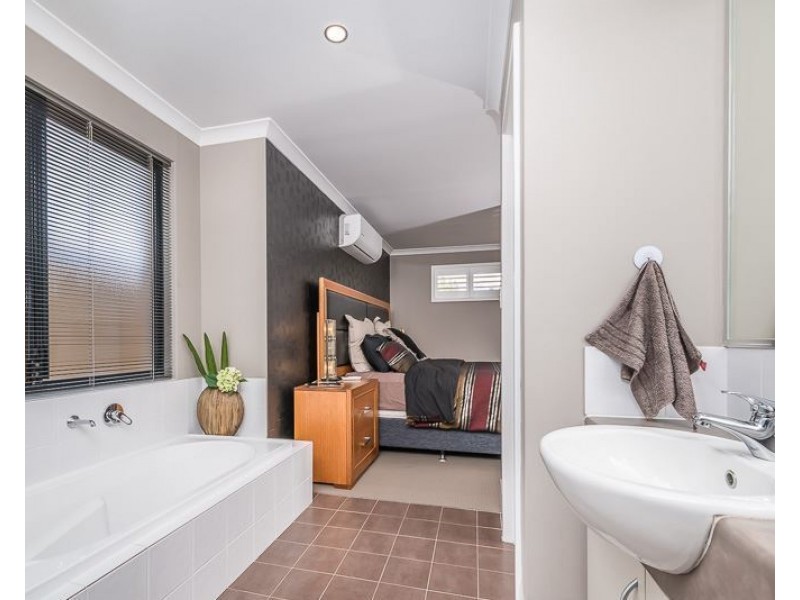 28 Lyssos Way, Tapping WA 6065
