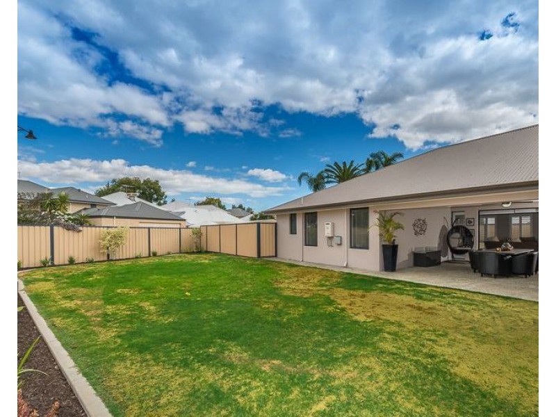 28 Lyssos Way, Tapping WA 6065