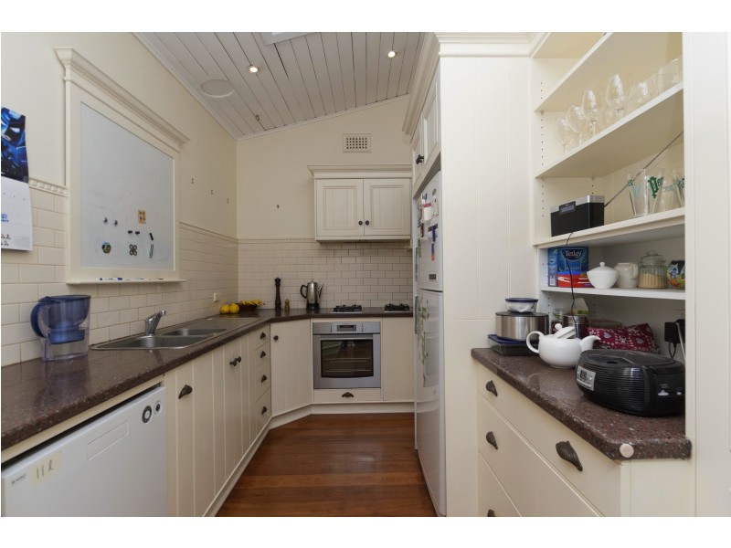 9 Hubert St, Guildford WA 6055