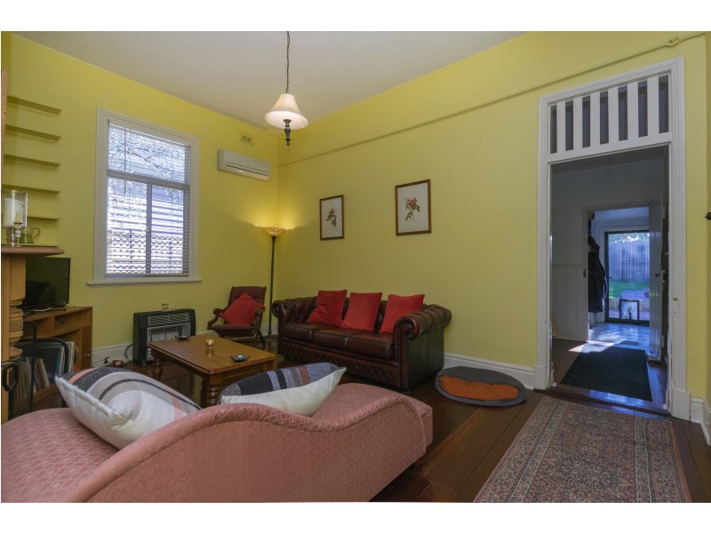 9 Hubert St, Guildford WA 6055