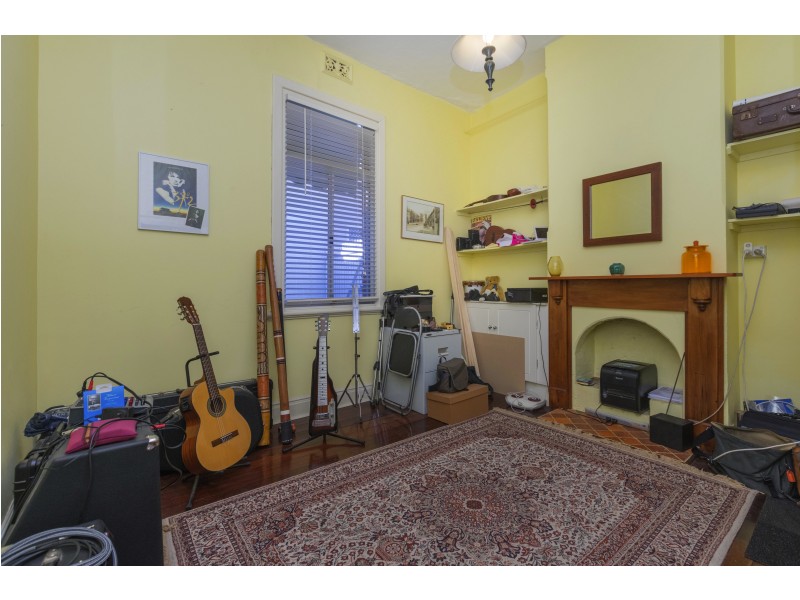 9 Hubert St, Guildford WA 6055