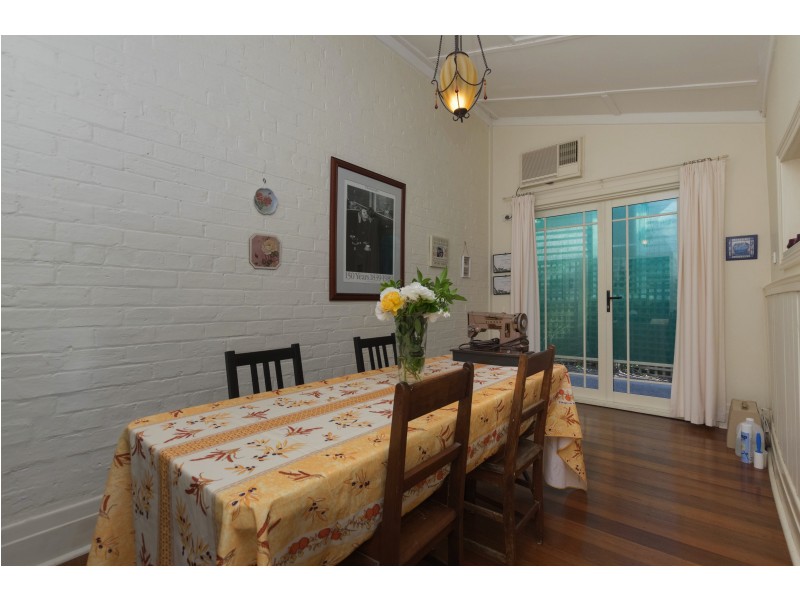 9 Hubert St, Guildford WA 6055