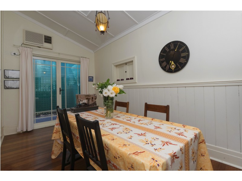 9 Hubert St, Guildford WA 6055