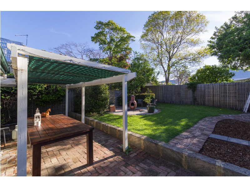 9 Hubert St, Guildford WA 6055