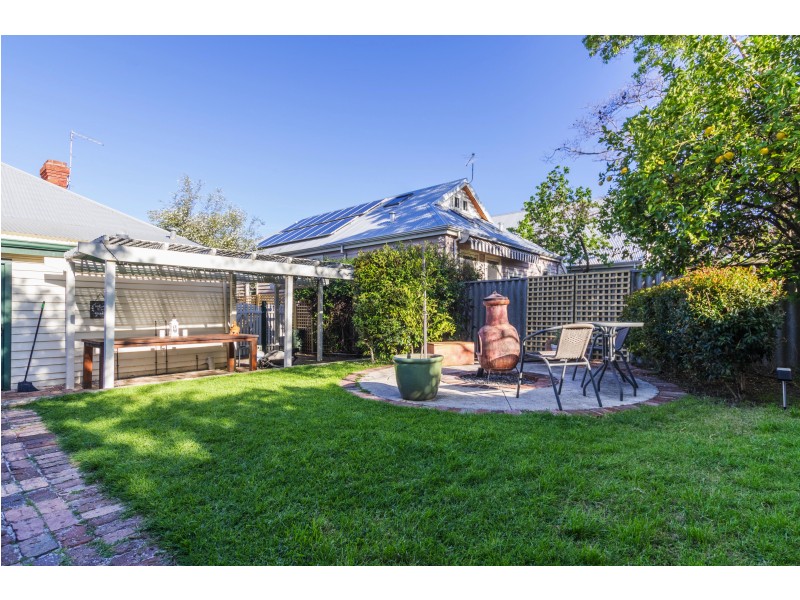9 Hubert St, Guildford WA 6055