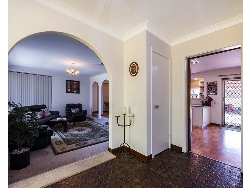 21 Brabourne St, Maddington WA 6109