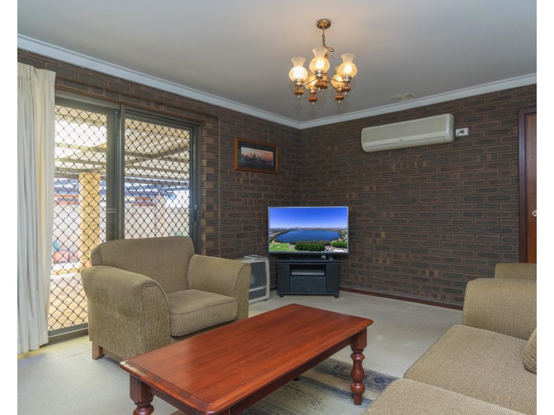 47 Avocet Rd, Stirling WA 6021