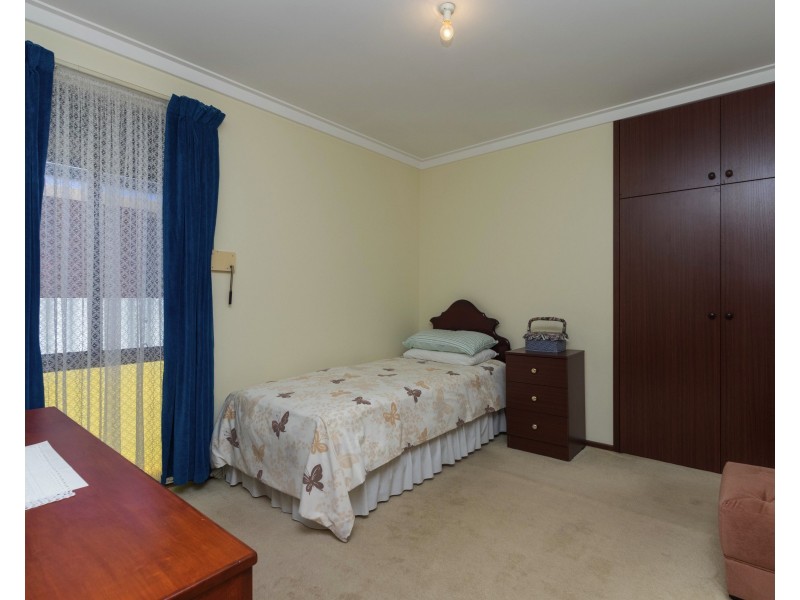 47 Avocet Rd, Stirling WA 6021