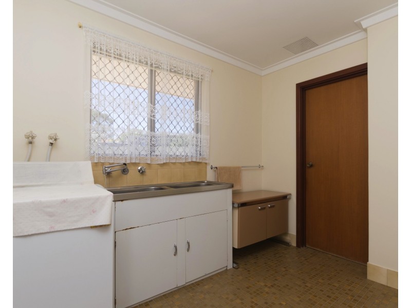 47 Avocet Rd, Stirling WA 6021