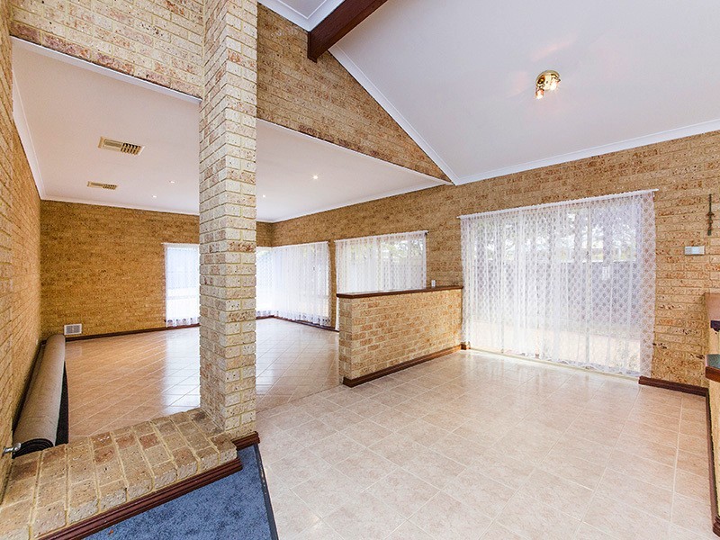 9 Amber Ct, Maida Vale WA 6057