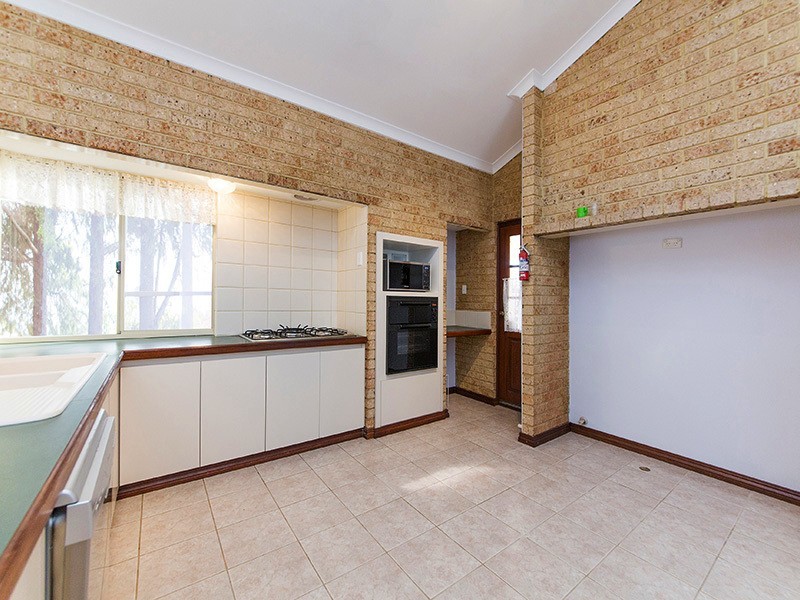 9 Amber Ct, Maida Vale WA 6057