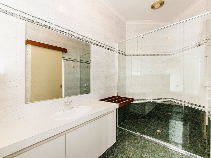 9 Amber Ct, Maida Vale WA 6057