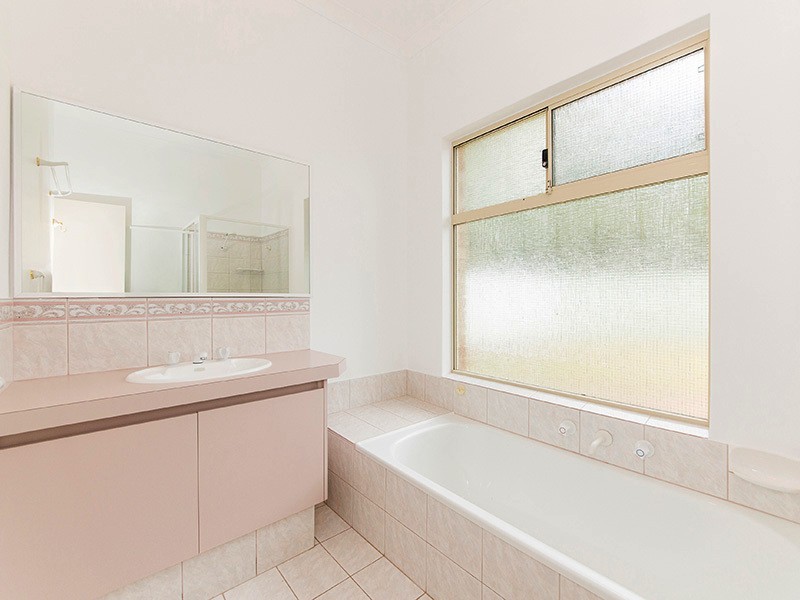 9 Amber Ct, Maida Vale WA 6057