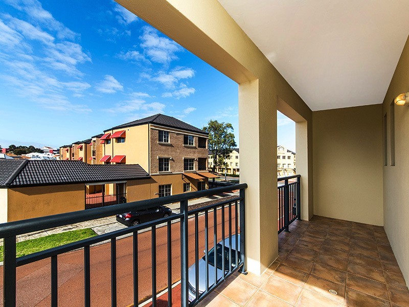 6/1 Plaistow St, Joondalup WA 6027