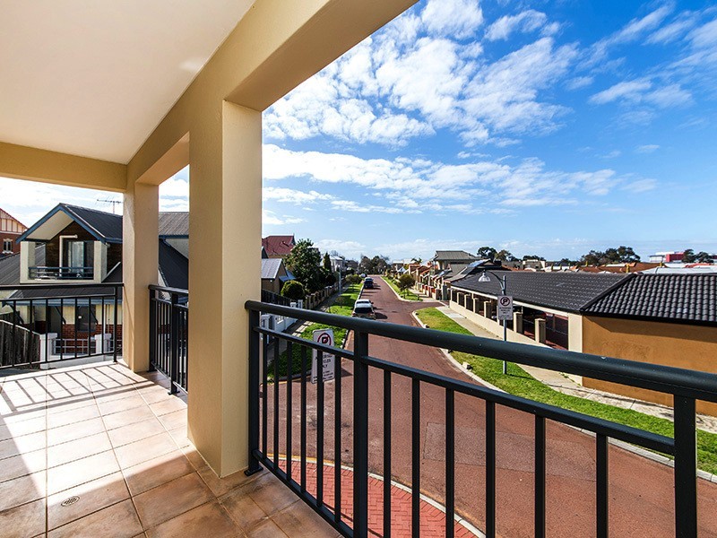 6/1 Plaistow St, Joondalup WA 6027