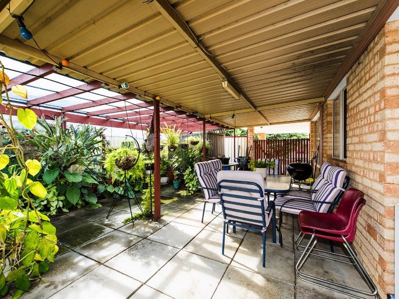 21 Firetail Ct, Seville Grove WA 6112