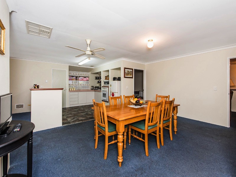 21 Firetail Ct, Seville Grove WA 6112