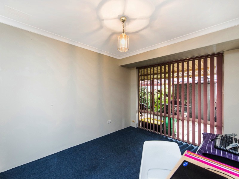 21 Firetail Ct, Seville Grove WA 6112