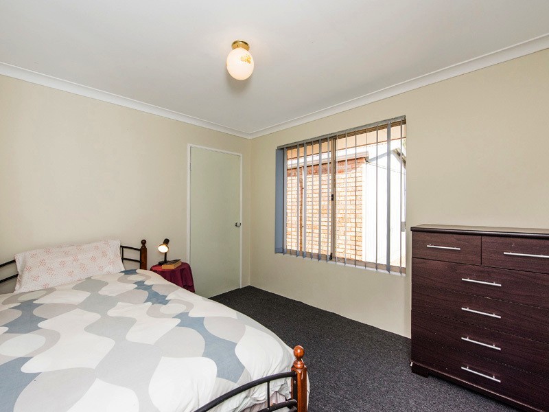 21 Firetail Ct, Seville Grove WA 6112