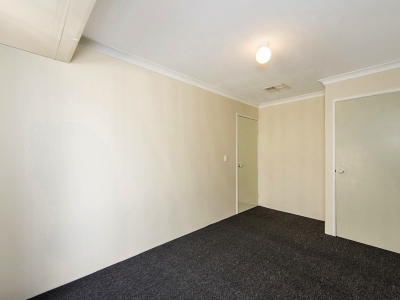 21 Firetail Ct, Seville Grove WA 6112