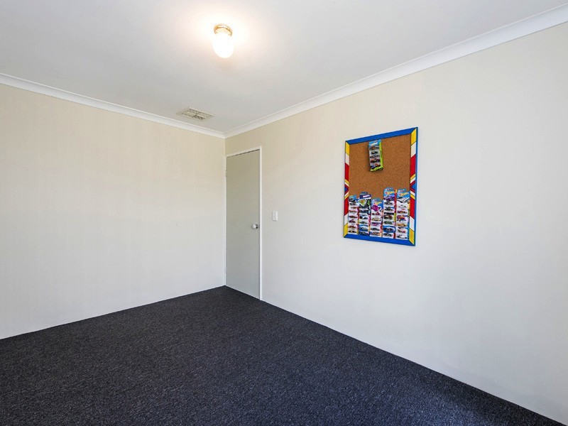 21 Firetail Ct, Seville Grove WA 6112