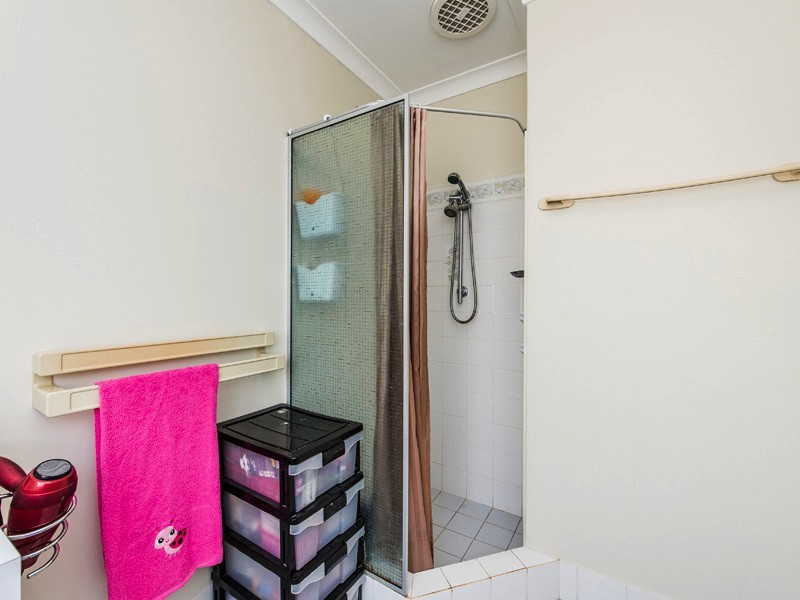 21 Firetail Ct, Seville Grove WA 6112