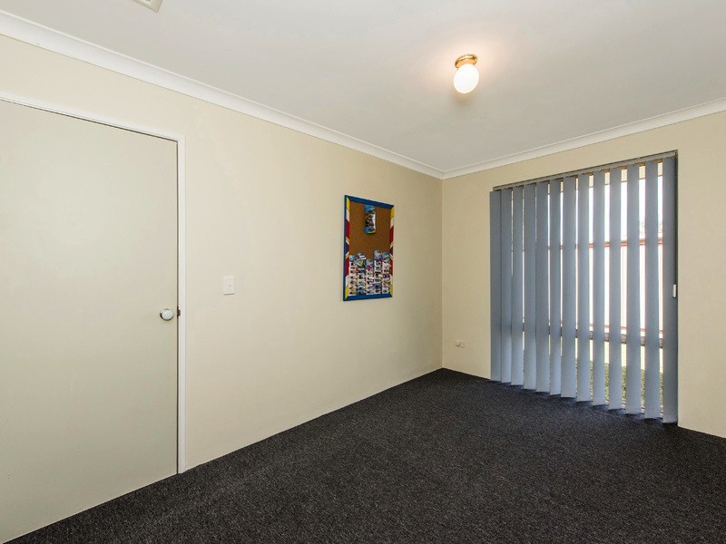 21 Firetail Ct, Seville Grove WA 6112