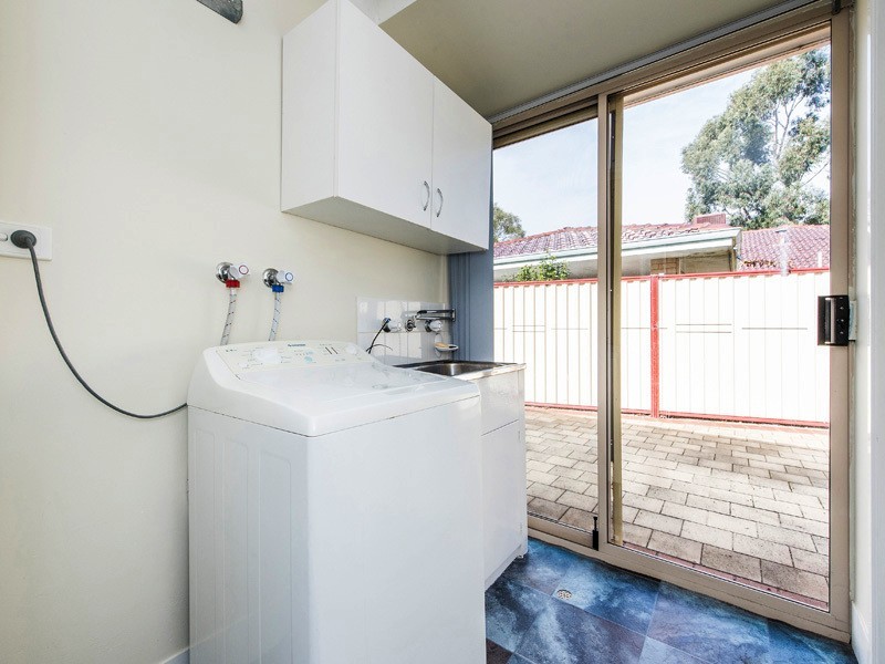 21 Firetail Ct, Seville Grove WA 6112