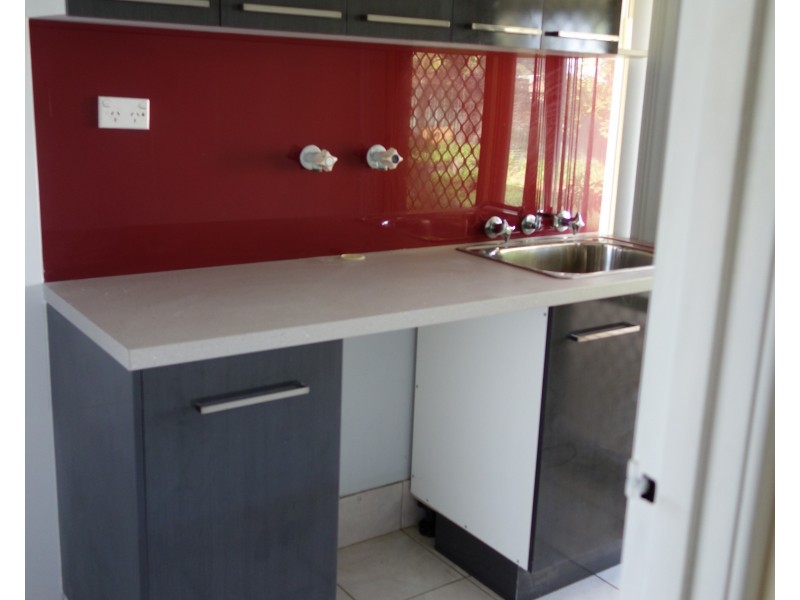 6 Rawlinson Dr, Marangaroo WA 6064