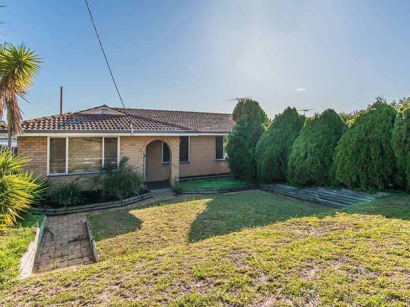 8 Claygate Rd, Hamilton Hill WA 6163