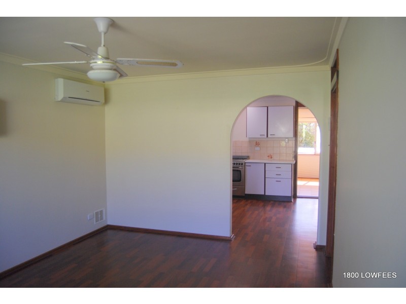 8 Claygate Rd, Hamilton Hill WA 6163