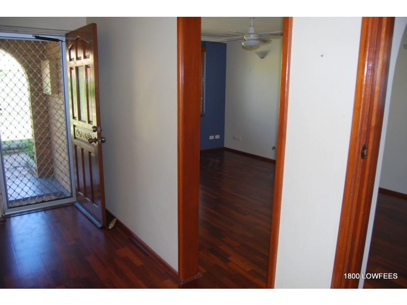 8 Claygate Rd, Hamilton Hill WA 6163